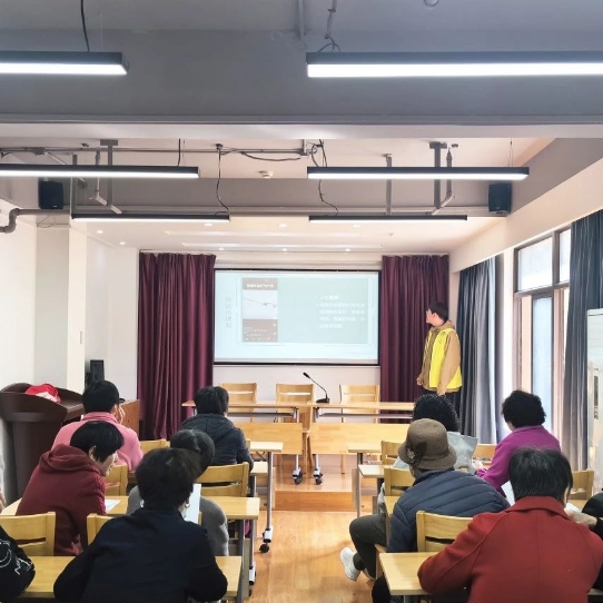 如意社区开展数字化教育进村居活动